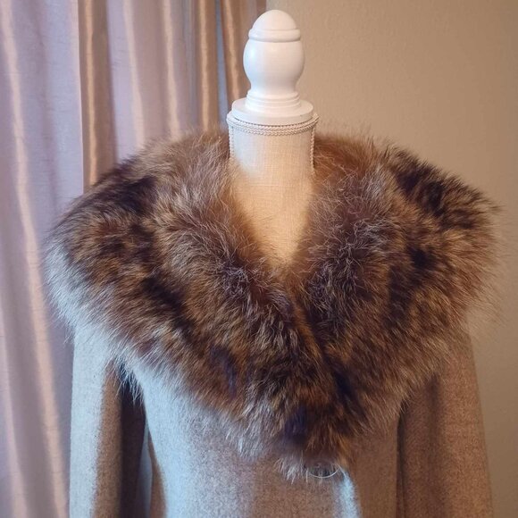 Rare Find! 1970s Vintage Pauline Trigere A Line Wool Coat Coyote Collar - Picture 2 of 16